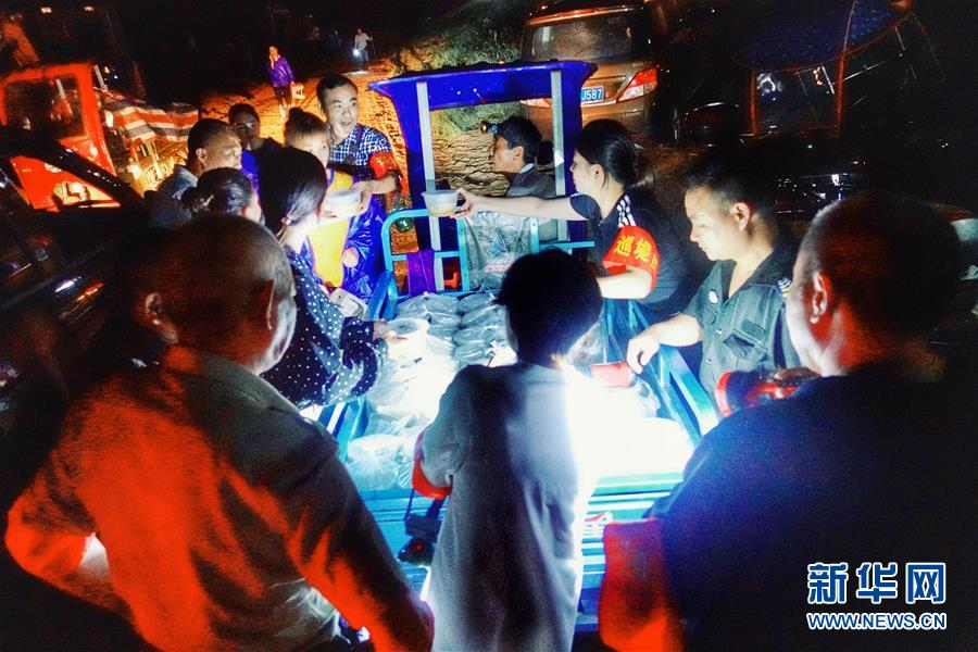 （新華全媒頭條&middot;圖文互動(dòng)）（11）&ldquo;洪線&rdquo;逆險(xiǎn)守家國&mdash;&mdash;抗洪一線的凡人星光