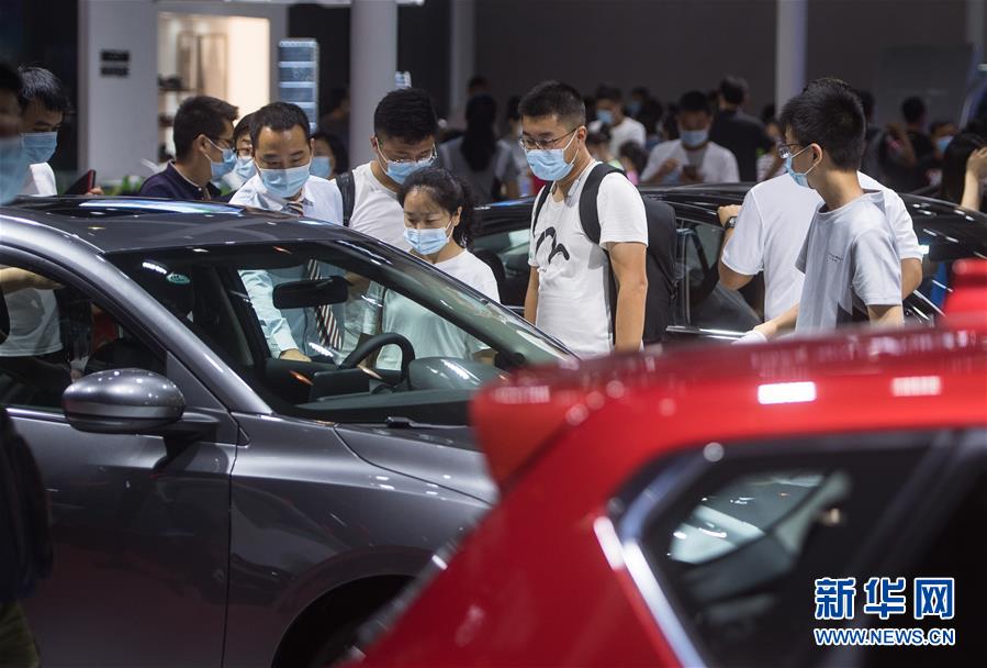 （在習近平新時代中國特色社會主義思想指引下&mdash;&mdash;新時代新作為新篇章&middot;習近平總書記關切事&middot;圖文互動）（2）消費回暖市聲新&mdash;&mdash;內(nèi)需動力不斷釋放的市場觀察