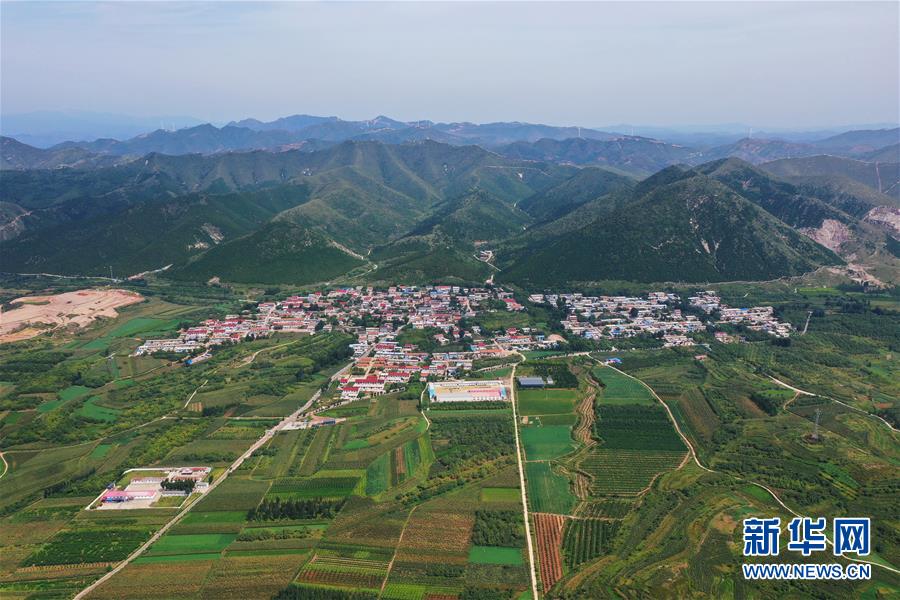 （新華全媒頭條&middot;走向我們的小康生活&middot;圖文互動）（13）長城腳下，小康村串成&ldquo;珍珠鏈&rdquo;