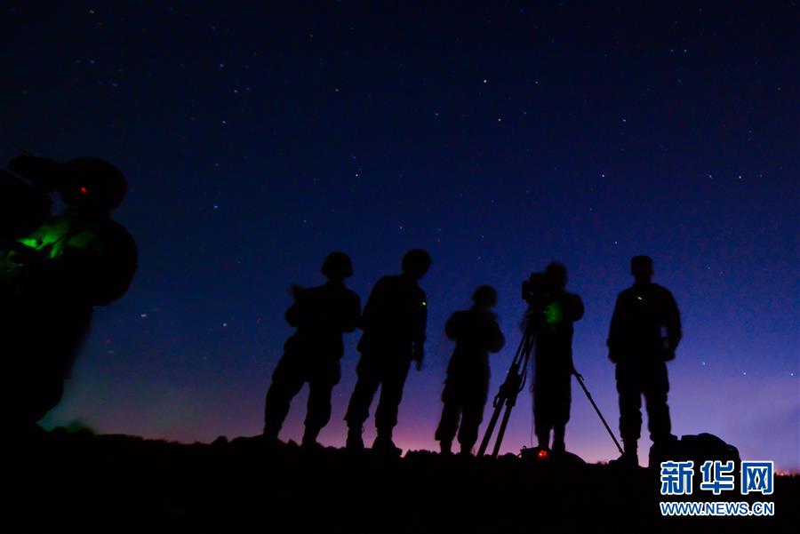 (在習(xí)近平強(qiáng)軍思想指引下·我們在戰(zhàn)位報(bào)告·圖文互動(dòng))(1)數(shù)字化勁旅的“士兵突擊”——陸軍第82集團(tuán)軍某部牢記囑托練兵備戰(zhàn)記事