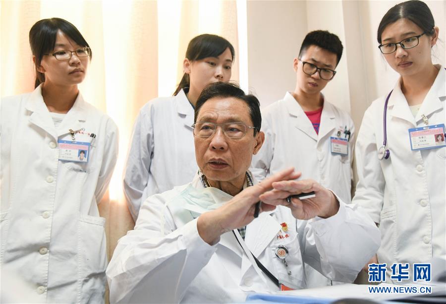 （圖文互動）（5）敢醫(yī)敢言，生命至上&mdash;&mdash;記&ldquo;共和國勛章&rdquo;獲得者鐘南山