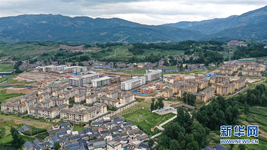 (新華全媒頭條·決戰(zhàn)決勝脫貧攻堅(jiān)·督戰(zhàn)未摘帽貧困縣·圖文互動(dòng))(7)苦蕎花開大涼山——四川7個(gè)未摘帽縣脫貧攻堅(jiān)一線觀察