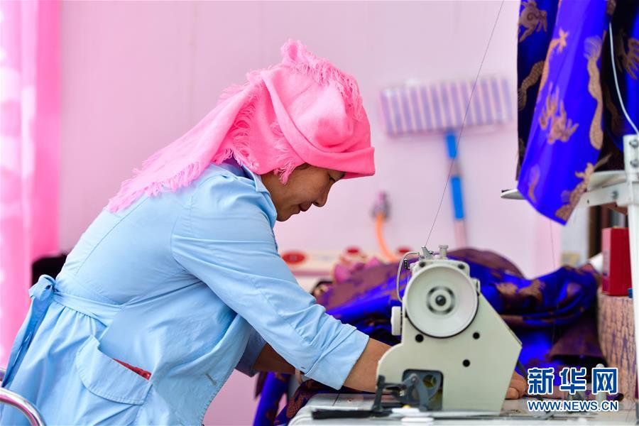 (新華全媒頭條·走向我們的小康生活·圖文互動)(4)綠色繪就三江源——來自青海脫貧奔小康一線的蹲點(diǎn)報告