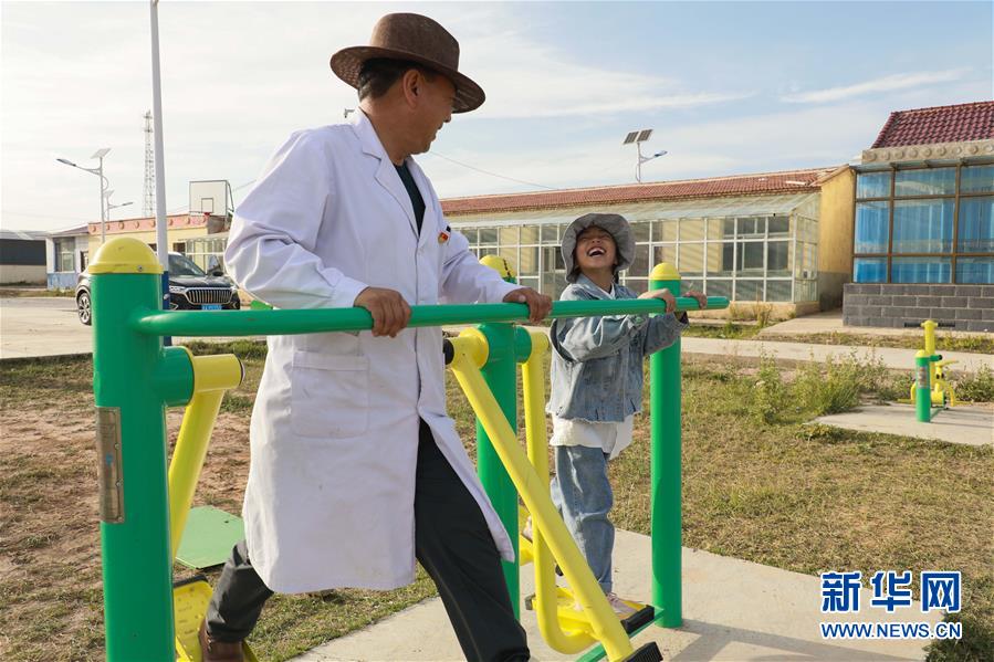 (圖文互動)(6)村醫(yī)斗拉加的堅(jiān)守