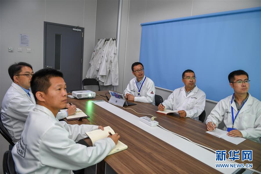 （在習(xí)近平新時(shí)代中國特色社會(huì)主義思想指引下&mdash;&mdash;新時(shí)代新作為新篇章&middot;習(xí)近平總書記關(guān)切事&middot;圖文互動(dòng)）（1）終不悔為國為民，攀高峰只爭(zhēng)朝夕&mdash;&mdash;來自科學(xué)家們的動(dòng)人故事