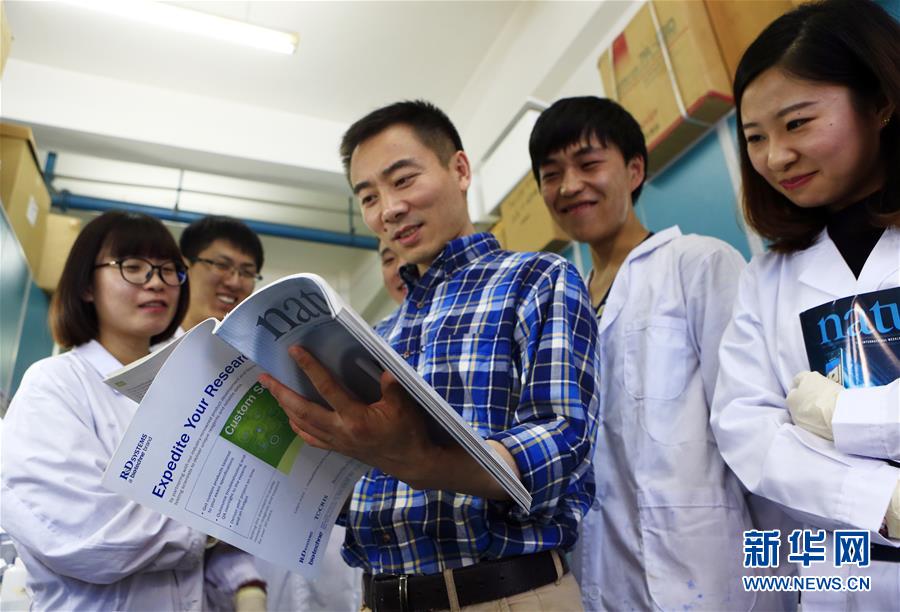 （在習(xí)近平新時(shí)代中國特色社會(huì)主義思想指引下&mdash;&mdash;新時(shí)代新作為新篇章&middot;習(xí)近平總書記關(guān)切事&middot;圖文互動(dòng)）（4）終不悔為國為民，攀高峰只爭(zhēng)朝夕&mdash;&mdash;來自科學(xué)家們的動(dòng)人故事