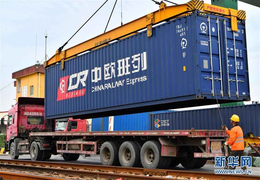 （特區(qū)40年?圖文互動(dòng)）（1）廈庇五洲客 門納萬(wàn)頃濤&mdash;&mdash;廈門經(jīng)濟(jì)特區(qū)40年發(fā)展紀(jì)實(shí)