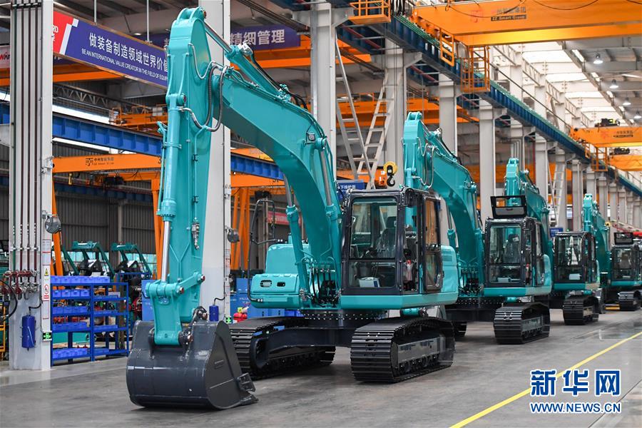 (落實(shí)“六穩(wěn)”“六保”企業(yè)見聞·圖文互動)(5)“智慧工廠”引領(lǐng)“生產(chǎn)節(jié)拍”——走進(jìn)山河智能一探究竟