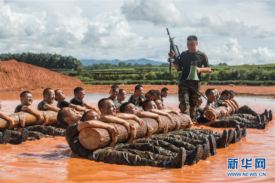 (圖文互動)(3)守護(hù)平安的“鋼刀傳人”——記武警云南總隊某支隊機(jī)動一中隊