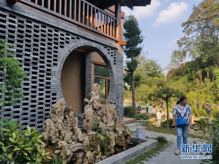 （走向我們的小康生活&middot;圖文互動）（1）游客來了，小康近了&mdash;&mdash;生態(tài)旅游引領(lǐng)湖北山區(qū)蝶變二三事