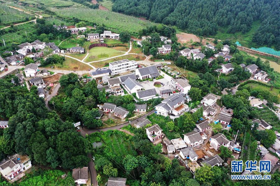 (全面建成小康社會“百城千縣萬村調(diào)研行”·圖文互動)(4)海雀村的“第五代房”