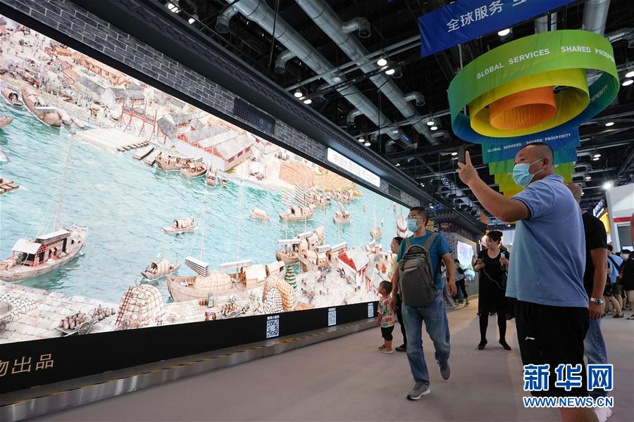 （新華全媒頭條&middot;圖文互動(dòng)）（13）奮斗結(jié)碩果，再寫(xiě)新篇章&mdash;&mdash;寫(xiě)在共和國(guó)71周年華誕之際