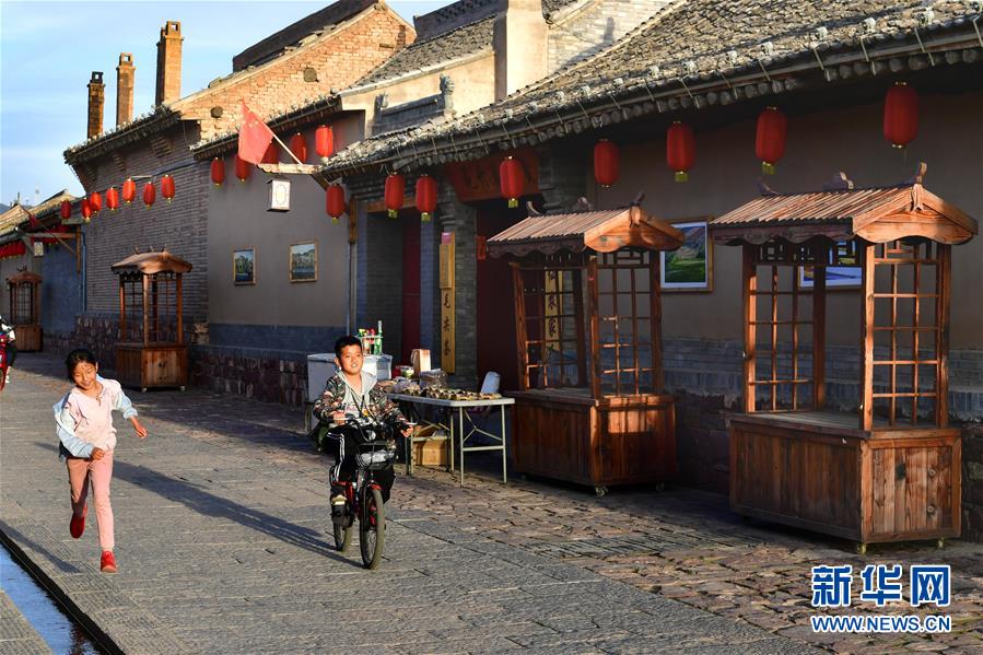 (集中連片特困地區(qū)貧困村調(diào)研行·圖文互動(dòng))(3)芝麻開花節(jié)節(jié)高——山西岢嵐縣宋家溝村脫貧調(diào)查