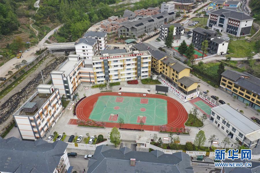 （集中連片特困地區(qū)貧困村調(diào)研行&middot;圖文互動）（5）脫貧路上&ldquo;跑&rdquo;出幸福生活&mdash;&mdash;重慶石柱土家族自治縣華溪村脫貧調(diào)查