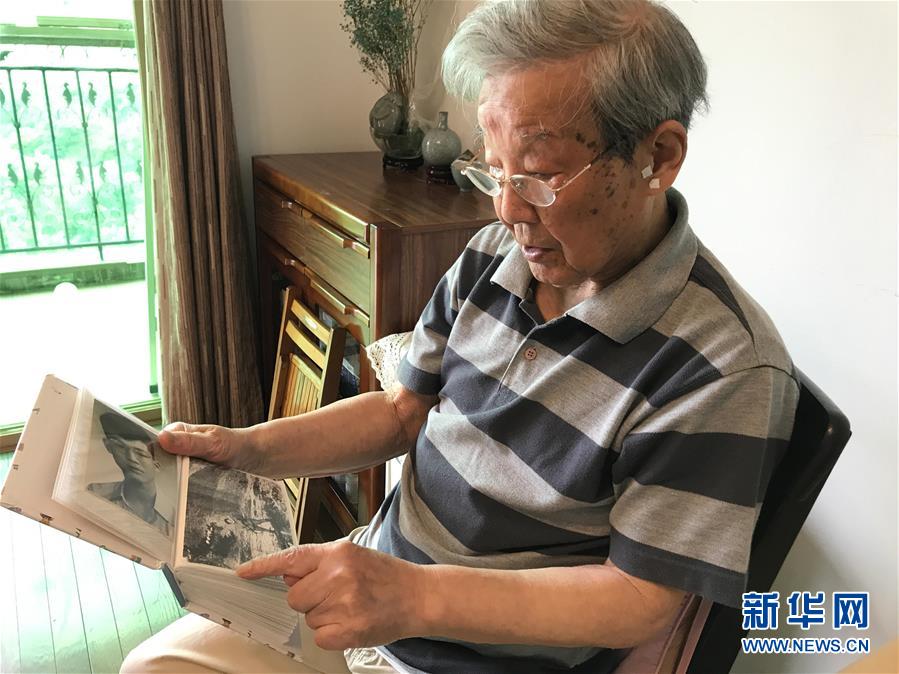 （紀(jì)念抗美援朝70周年&middot;圖文互動）戰(zhàn)地金達(dá)萊，花兒為誰開？&mdash;&mdash;記志愿軍老戰(zhàn)士文工隊(duì)員任紅舉