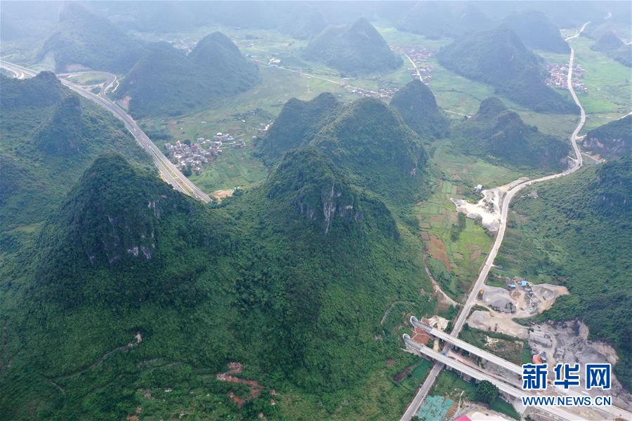 （新華全媒頭條&middot;圖文互動(dòng)）（11）&ldquo;石山王國(guó)&rdquo;筑路記