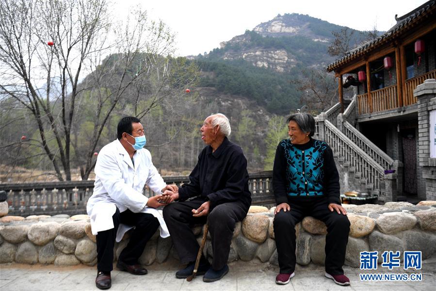 (習近平的小康故事·新華網·圖文互動)(9)“讓所有老年人都能有一個幸福美滿的晚年”——習近平和尊老養(yǎng)老的故事