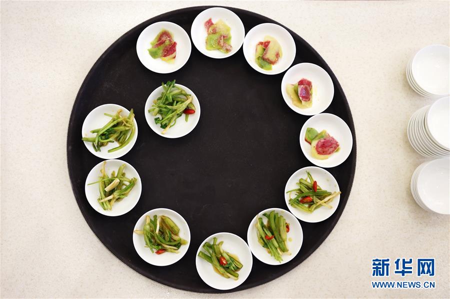 (時(shí)政)(7)黨的十九屆五中全會(huì)厲行節(jié)約反對(duì)餐飲浪費(fèi)見聞