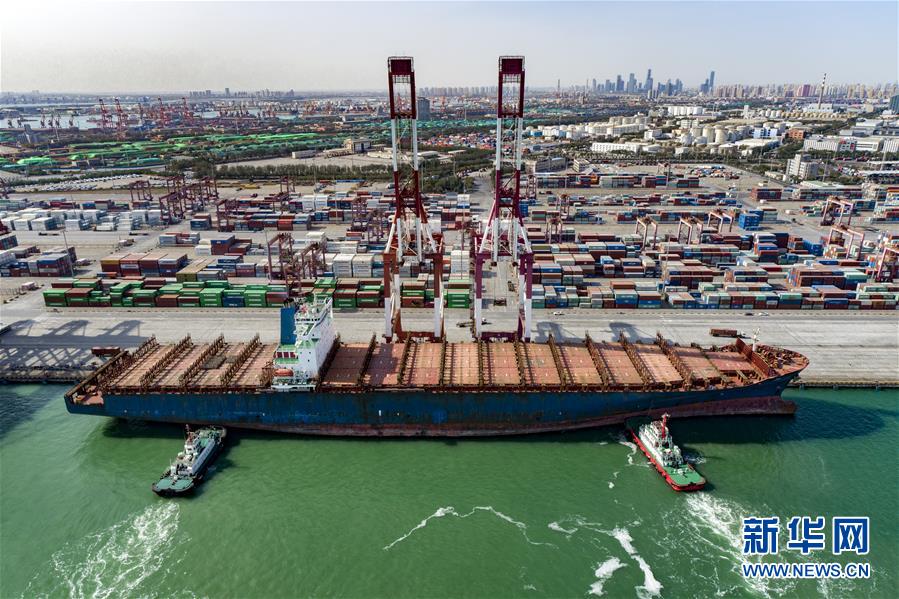 （新華全媒頭條&middot;圖文互動(dòng)）（7）歷史交匯點(diǎn)上的宏偉藍(lán)圖 &mdash;&mdash;《中共中央關(guān)于制定國民經(jīng)濟(jì)和社會(huì)發(fā)展第十四個(gè)五年規(guī)劃和二〇三五年遠(yuǎn)景目標(biāo)的建議》誕生記