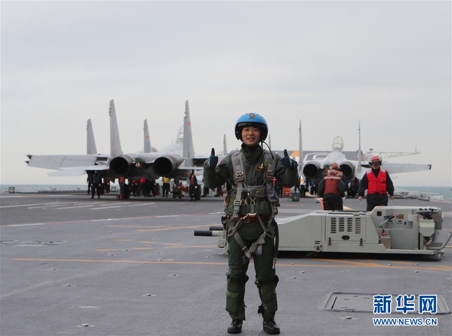 (圖文互動)(6)首批從高中招收的艦載戰(zhàn)斗機飛行員成功完成航母資質認證