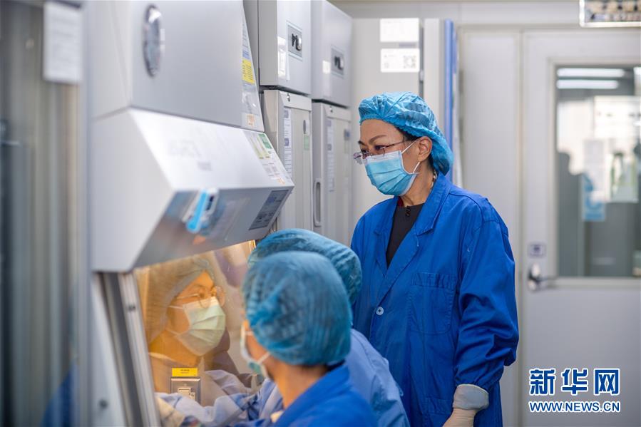 (新華全媒頭條·圖文互動(dòng))(1)不放棄每一位病患——抗艾一線工作者群像掃描