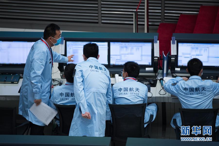 (嫦娥五號(hào)探月)(11)嫦娥五號(hào)探測(cè)器實(shí)施動(dòng)力下降并成功著陸