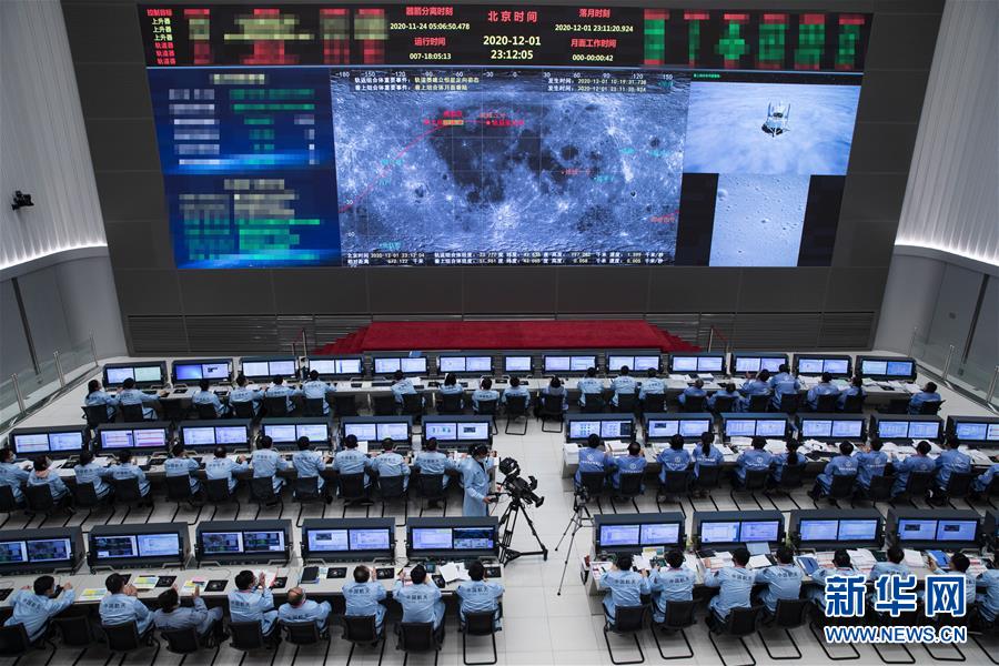 (嫦娥五號(hào)探月)(12)嫦娥五號(hào)探測(cè)器實(shí)施動(dòng)力下降并成功著陸