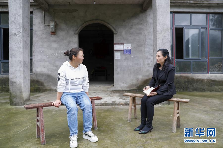 （兩會(huì)人物&middot;圖文互動(dòng)）（4）帶娃、賺錢兩不誤&mdash;&mdash;一位農(nóng)民工代表眼中的脫貧新工作