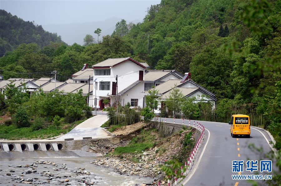 （壯麗70年&middot;奮斗新時(shí)代）（11）我們走在大路上