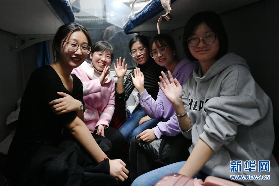 （新華全媒頭條&middot;圖文互動）（2）凝心鑄師魂　立德育新人&mdash;&mdash;以習(xí)近平同志為核心的黨中央關(guān)心教師隊伍建設(shè)紀(jì)實