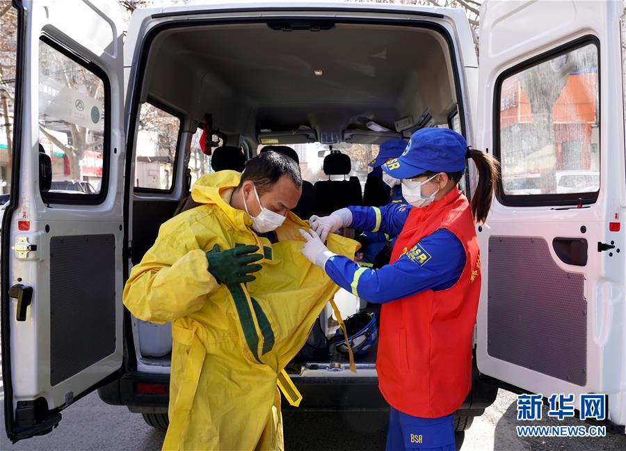 （習(xí)近平致敬的戰(zhàn)&ldquo;疫&rdquo;英雄&middot;志愿者篇&middot;圖文互動(dòng)）（3）他們，微光成炬照征程