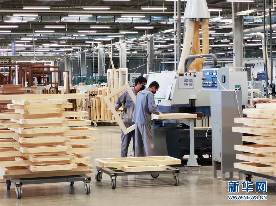 （在習(xí)近平新時(shí)代中國(guó)特色社會(huì)主義思想指引下&mdash;&mdash;新時(shí)代新作為新篇章&middot;習(xí)近平總書記關(guān)切事&middot;圖文互動(dòng)）（2）陽(yáng)光總在風(fēng)雨后&mdash;&mdash;中小企業(yè)在疫情中迎難而上