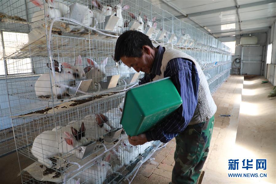 (在習(xí)近平新時(shí)代中國特色社會主義思想指引下——新時(shí)代新作為新篇章·習(xí)近平總書記關(guān)切事·圖文互動(dòng))(1)啃下最后的硬骨頭——脫貧攻堅(jiān)掛牌督戰(zhàn)進(jìn)行時(shí)