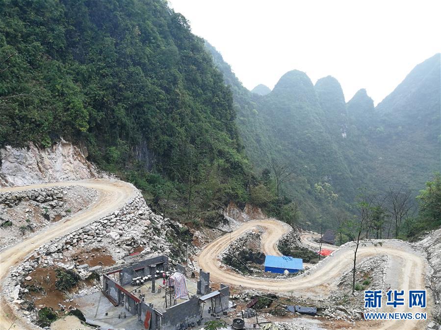 (在習(xí)近平新時(shí)代中國特色社會主義思想指引下——新時(shí)代新作為新篇章·習(xí)近平總書記關(guān)切事·圖文互動(dòng))(7)啃下最后的硬骨頭——脫貧攻堅(jiān)掛牌督戰(zhàn)進(jìn)行時(shí)