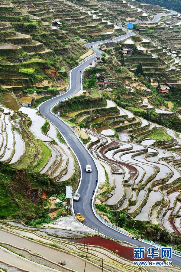 (在習(xí)近平新時(shí)代中國特色社會主義思想指引下——新時(shí)代新作為新篇章·習(xí)近平總書記關(guān)切事·圖文互動(dòng))(9)啃下最后的硬骨頭——脫貧攻堅(jiān)掛牌督戰(zhàn)進(jìn)行時(shí)