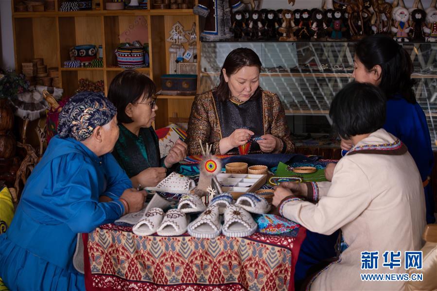 （在習近平新時代中國特色社會主義思想指引下&mdash;&mdash;新時代新作為新篇章&middot;習近平總書記關(guān)切事&middot;圖文互動）（2）讓每一個角落都感受到幸福的溫情&mdash;&mdash;人口較少民族在脫貧攻堅大潮中的奮進故事