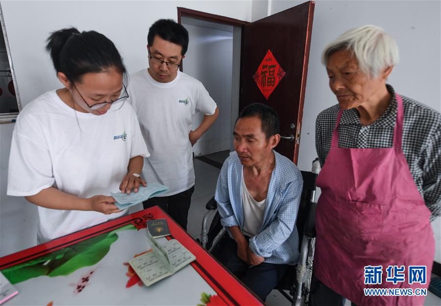 （新華全媒頭條&middot;總書記推動(dòng)的改革身邊事&middot;行政體制改革篇&middot;圖文互動(dòng)）（2）特寫：追問&ldquo;一件事&rdquo;