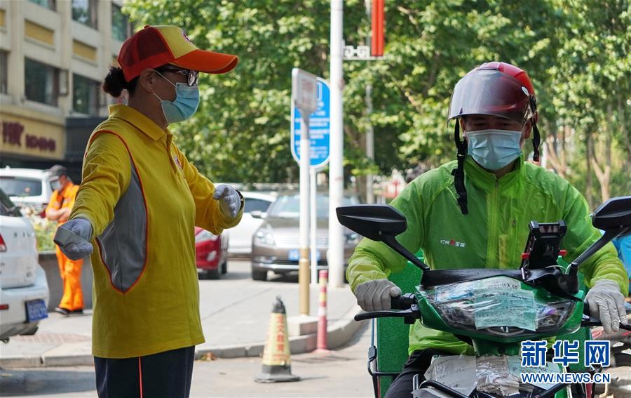 （總書(shū)記推動(dòng)的改革身邊事&middot;文化改革篇）（4）特寫(xiě)：&ldquo;生活便利了，環(huán)境變美了，人也舒心了&rdquo; &mdash;&mdash;感受基層文明實(shí)踐站里的惠民服務(wù)