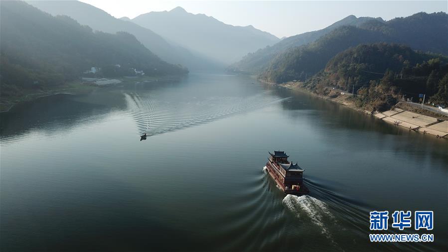 （在習(xí)近平新時(shí)代中國特色社會(huì)主義思想指引下&mdash;&mdash;新時(shí)代新作為新篇章&middot;習(xí)近平總書記關(guān)切事&middot;圖文互動(dòng)）（2）長(zhǎng)三角的新答卷&mdash;&mdash;&ldquo;十三五&rdquo;收官之年的長(zhǎng)三角一體化新故事