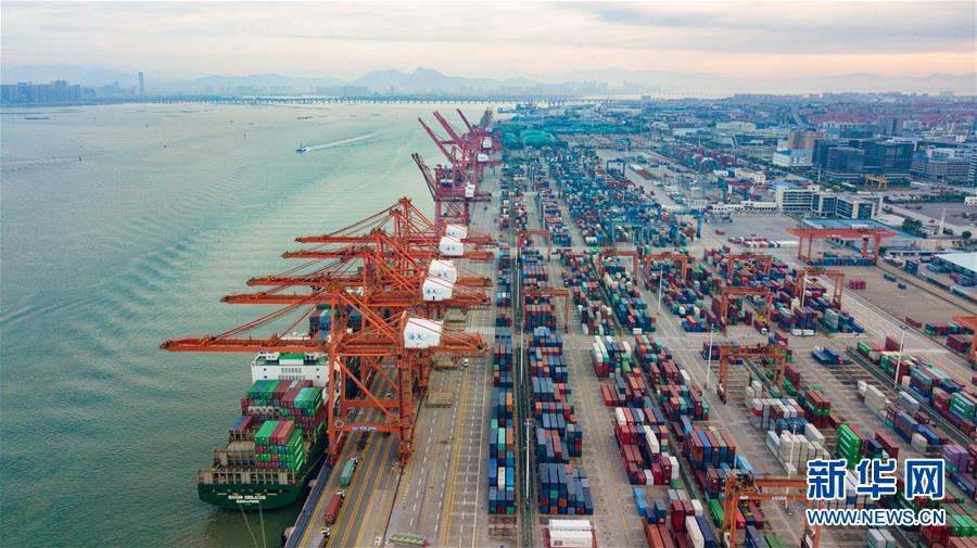 (在習(xí)近平新時(shí)代中國特色社會(huì)主義思想指引下——新時(shí)代新作為新篇章·習(xí)近平總書記關(guān)切事·圖文互動(dòng))(5)我家大門常打開——經(jīng)濟(jì)特區(qū)全方位對(duì)外開放故事