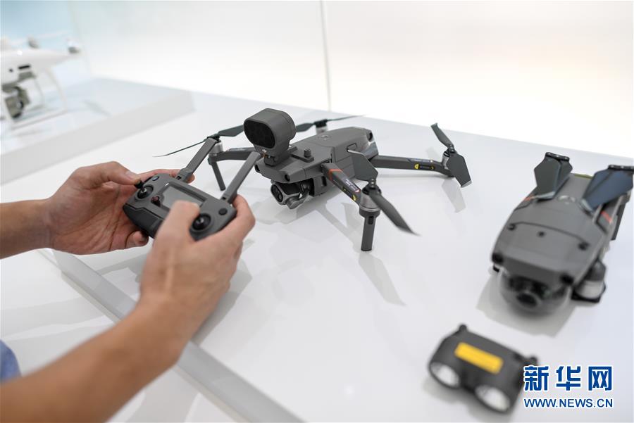 (在習(xí)近平新時(shí)代中國特色社會(huì)主義思想指引下——新時(shí)代新作為新篇章·習(xí)近平總書記關(guān)切事·圖文互動(dòng))(7)我家大門常打開——經(jīng)濟(jì)特區(qū)全方位對(duì)外開放故事