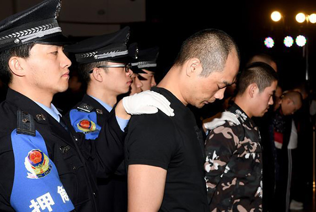 陜西省西安市新城區(qū)人民法院依法對韓某某等8人非法高利放貸、暴力討債涉黑一案公開宣判