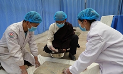 從應急帳篷到健康驛站&mdash;&mdash;村醫(yī)青才一家的堅守