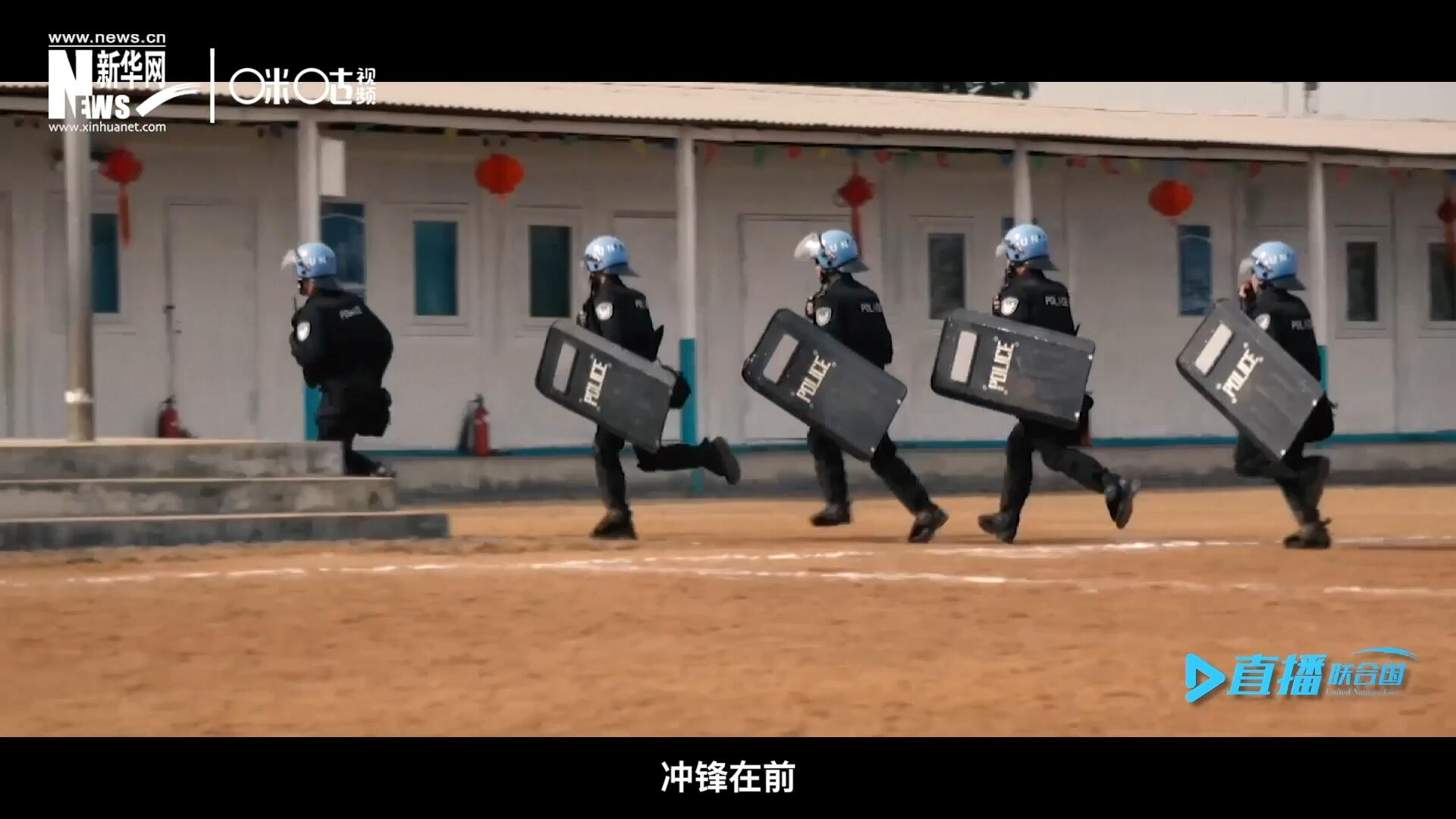 有這樣一支隊(duì)伍，他們不畏艱險(xiǎn)，沖鋒在前，頭戴藍(lán)盔，為和平而戰(zhàn)，他們的名字叫做聯(lián)合國(guó)維和部隊(duì)。