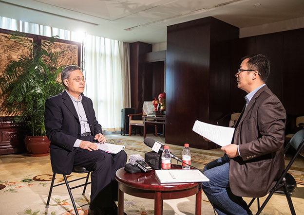 充分調(diào)動(dòng)信貸、債券、股權(quán)、理財(cái)、信托、保險(xiǎn)等各類(lèi)金融資源