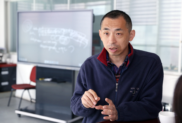 在黑洞的最中心，是平行宇宙的另外一個入口