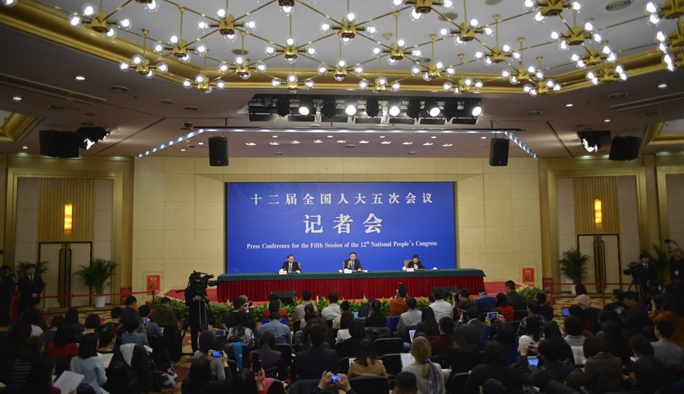 回放：環(huán)保部部長陳吉寧就&ldquo;加強(qiáng)生態(tài)環(huán)境保護(hù)&rdquo;答記者問