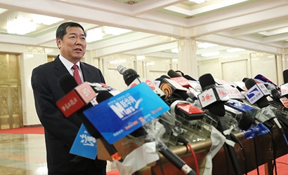 何立峰：2016年實(shí)現(xiàn)了穩(wěn)增長、穩(wěn)就業(yè)