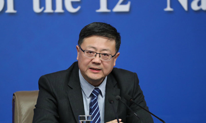 陳吉寧：當(dāng)前大氣治理的方向和舉措是對(duì)的，是有效的