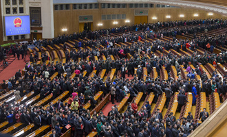 閉幕會(huì)結(jié)束后，代表離開會(huì)場